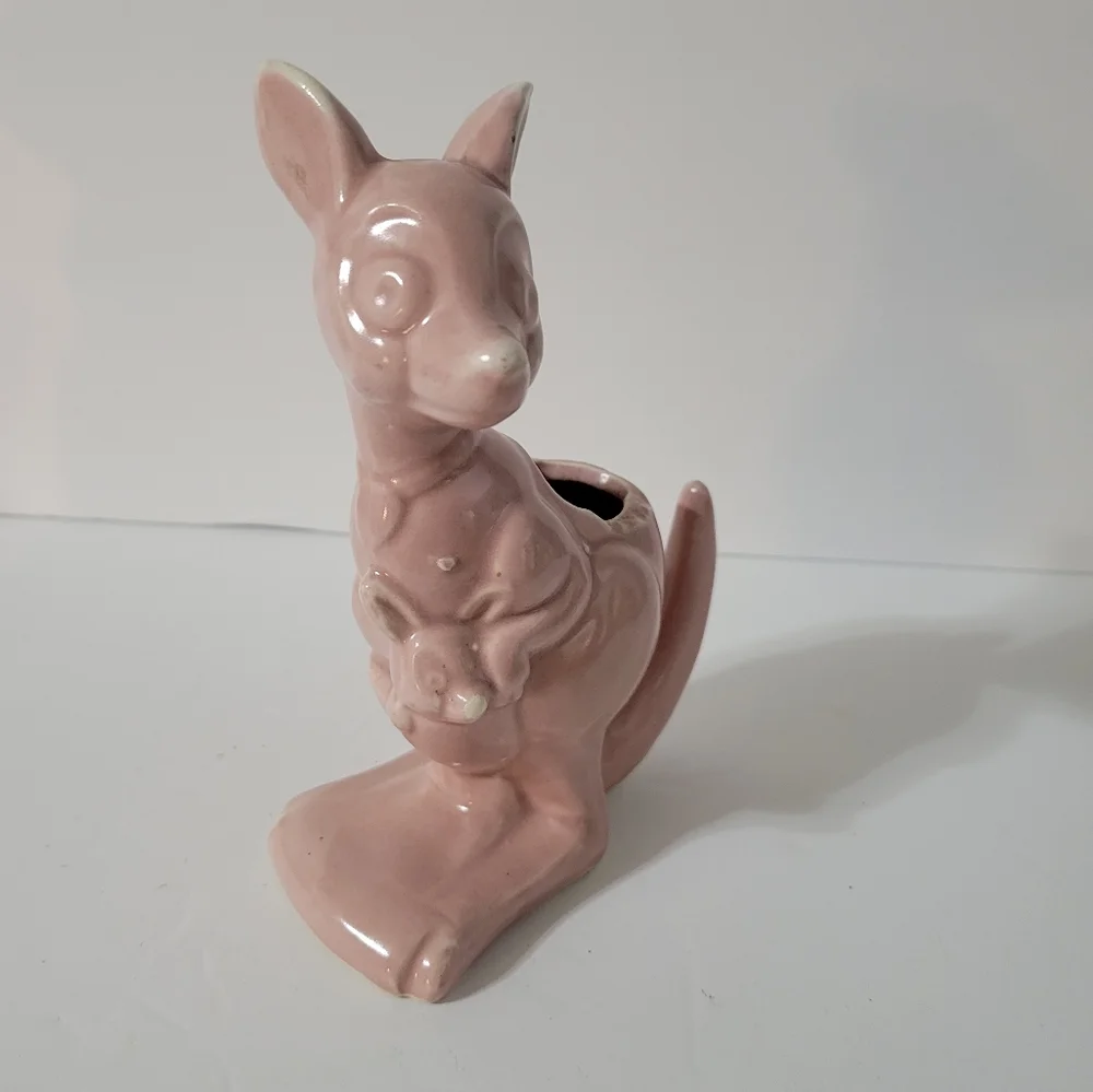 USA Pottery Kangaroo With Baby Planter
